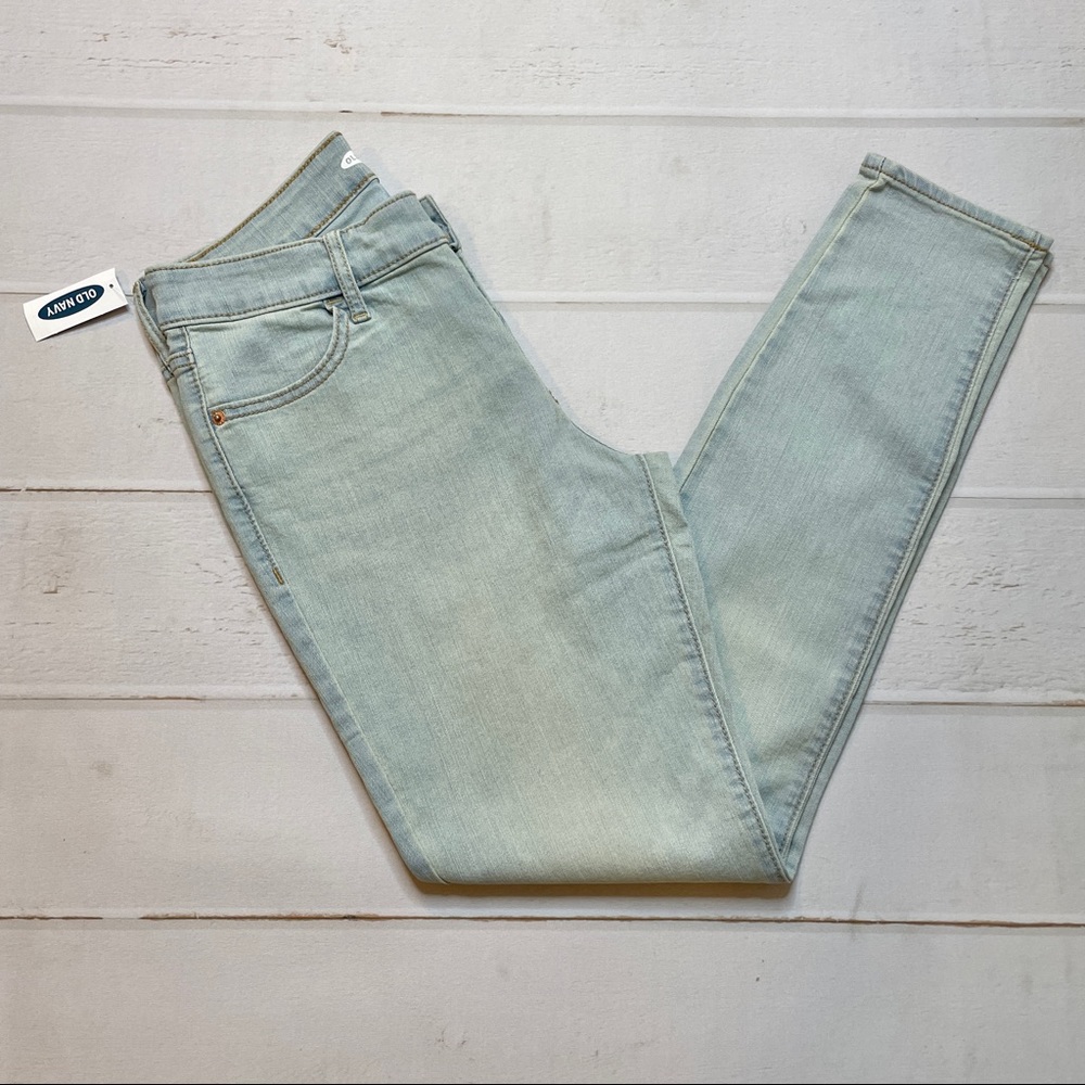 NWT - Old Navy - Women’s Super Skinny MidRise Jeans